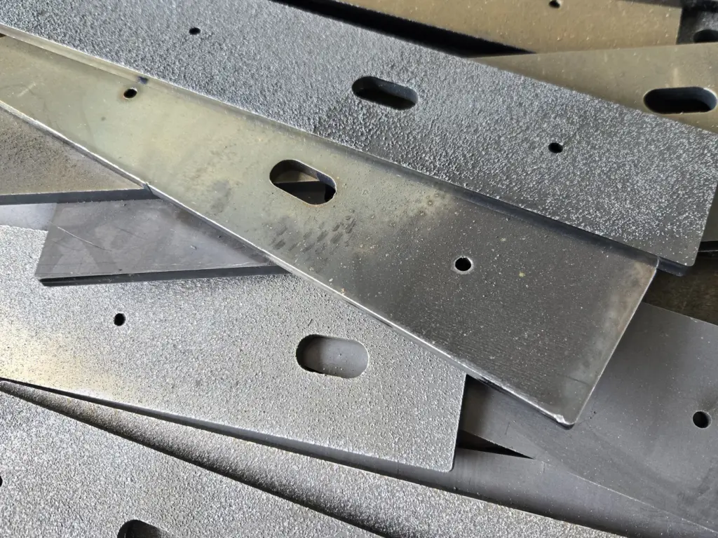 Lasergeschnittene Montageplatten aus Stahl